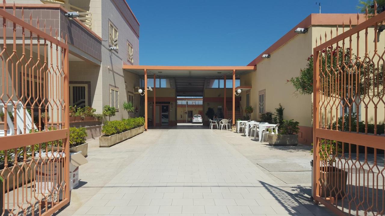 Hotel Mare Pineta Bari Exterior foto